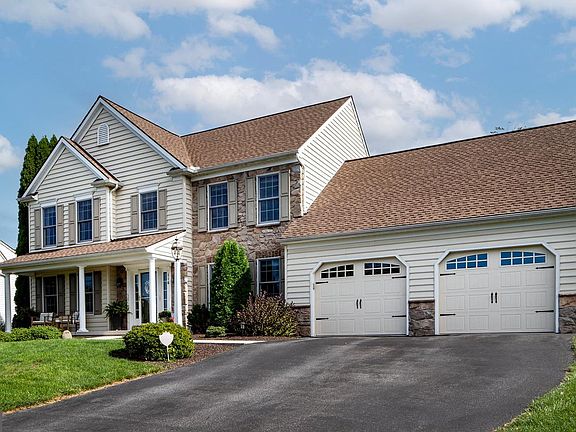 2nd image of 116 Blue Jay Way