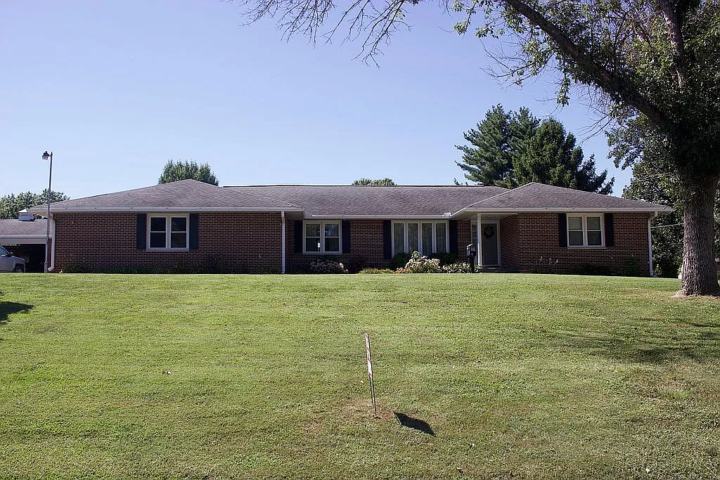 1125 N Woodridge Ave photo 1