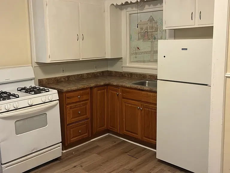 16 Laurel Hill Ave #4 — Photo 4