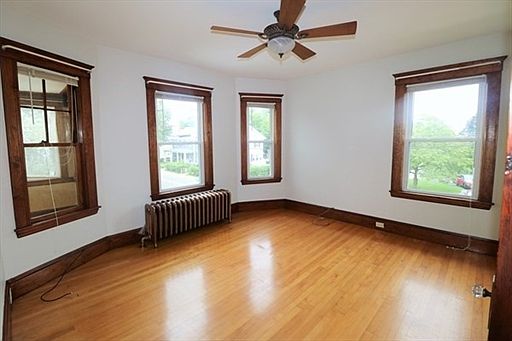 5th image of 213 Billings St #2
