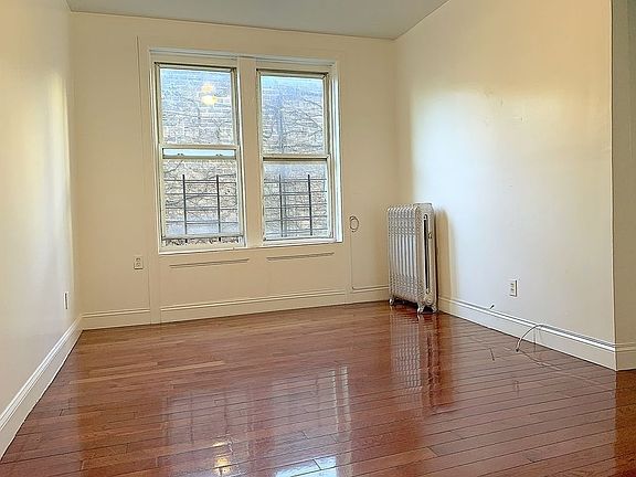 2nd image of 595 W 207th St APT 21