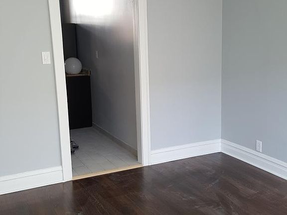 3rd image of 6521 N Newgard Ave Fl 3rd