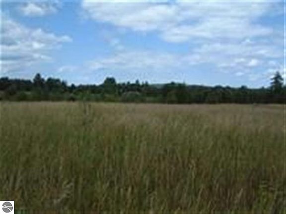 4th image of 5025 Meadowlark Ln