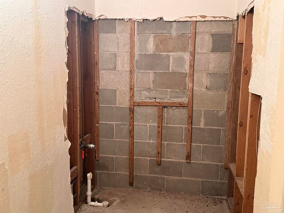 2nd image of 1131 Germain St