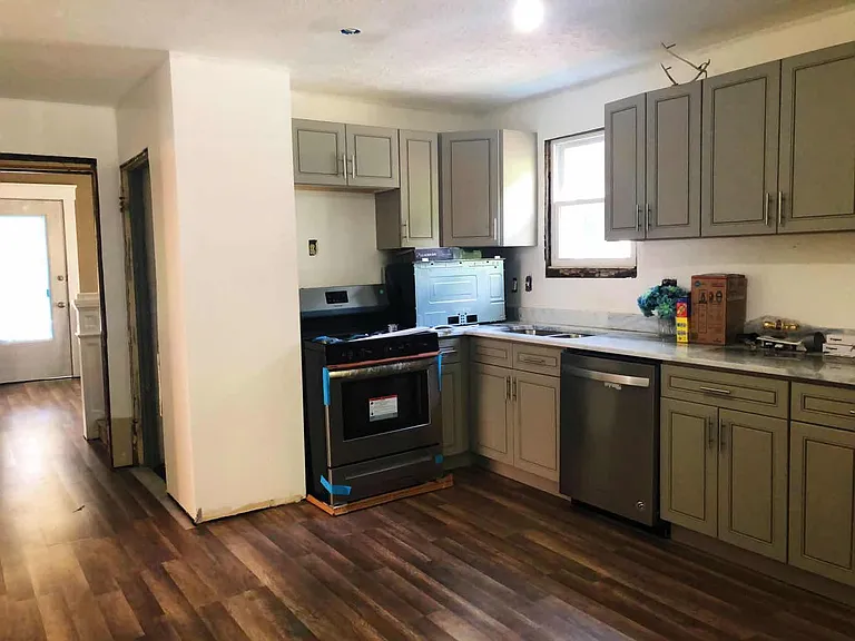 947 Jefferson Ave — Photo 11