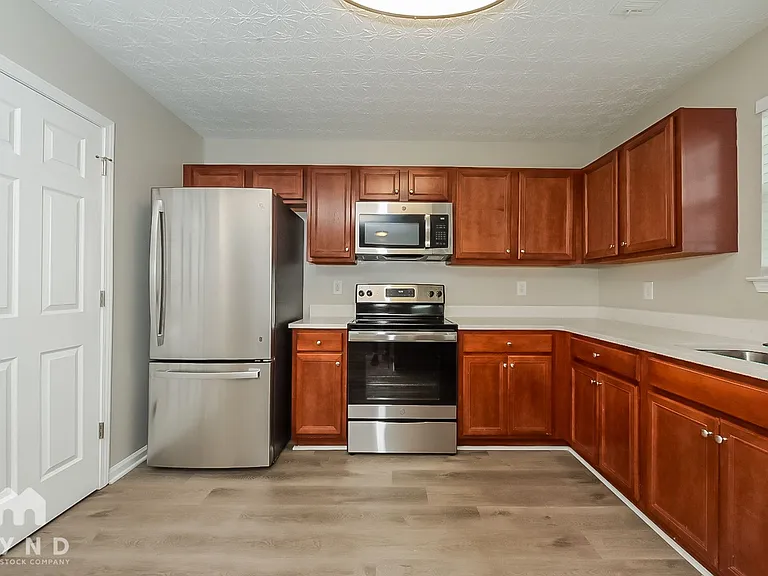 1037 Saint Augustine Pkwy — Photo 3
