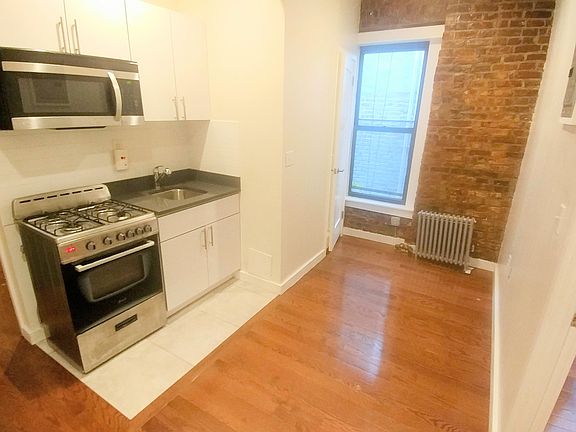 3rd image of 58 Henry St #17