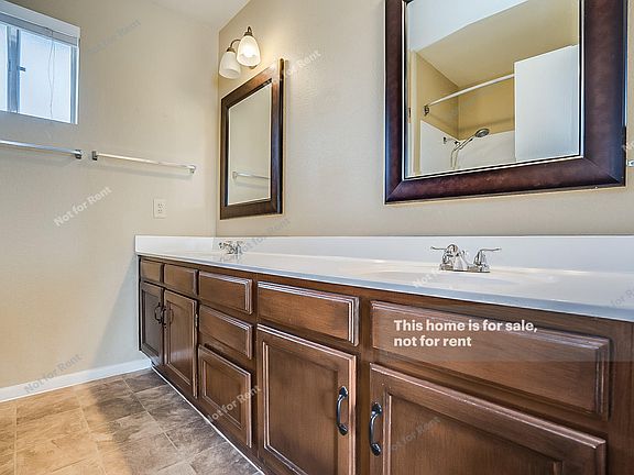 4th image of 2401 E Carmel Ave