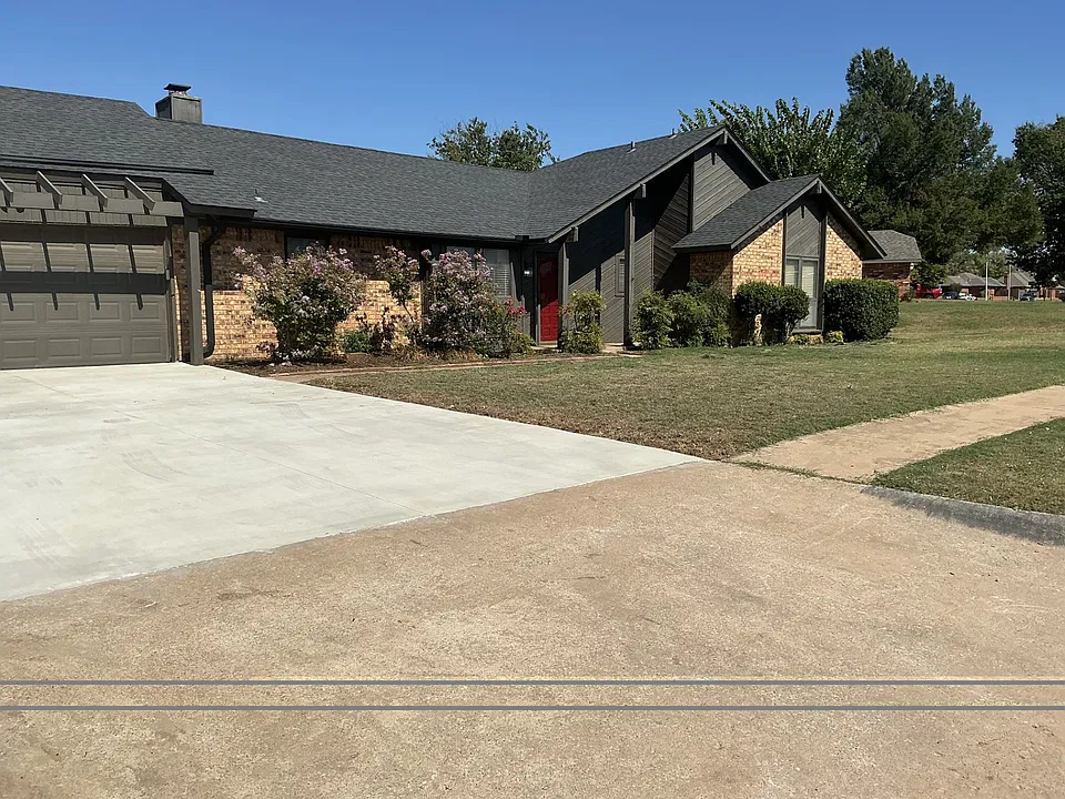 3523 Rambling Oaks Dr