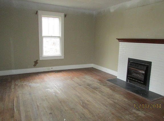 2nd image of 2204 NE Fair Dr