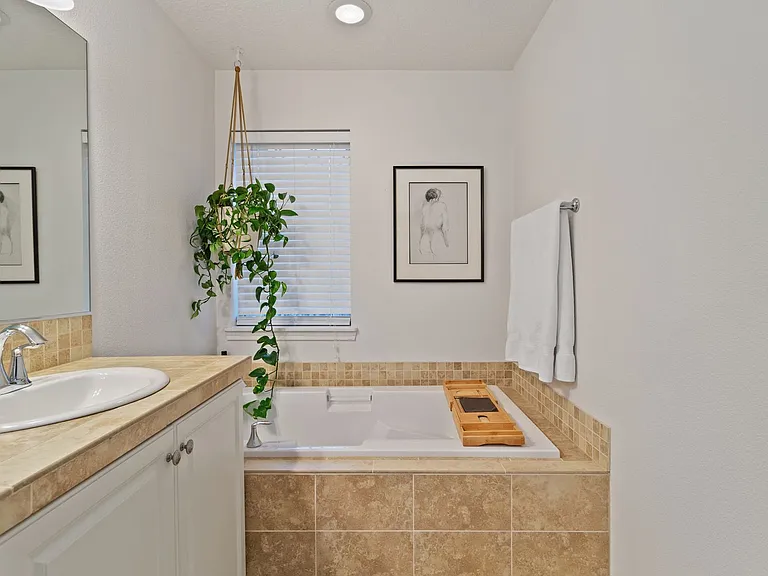 16167 NW Centine Ln — Photo 3