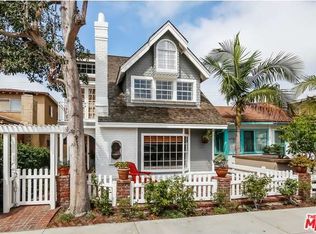 223 Diamond Ave, Newport Beach, CA 92662
