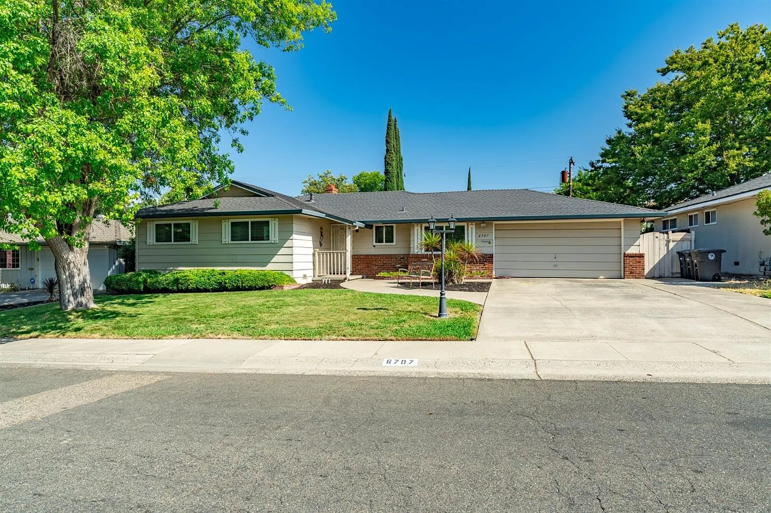 6707 Le Mans Ave photo 1