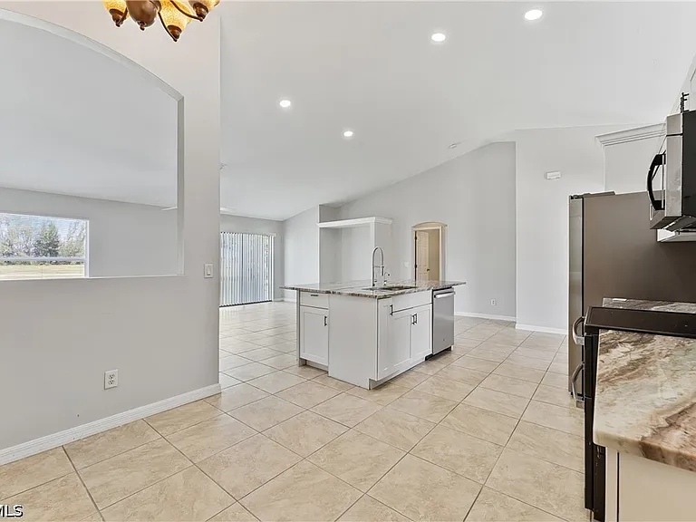 1240 NW 22nd Pl — Photo 13