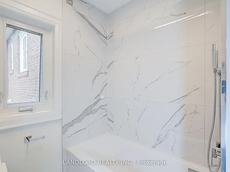 2520 Bloor St W #12 — Photo 38