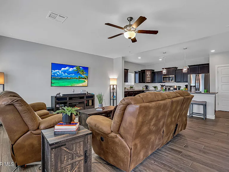 2420 Sammy Cervantes St — Photo 3
