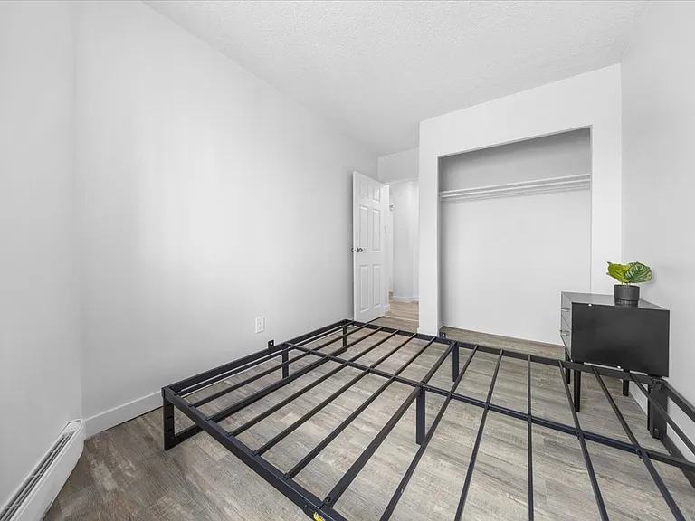 1160 Merivale Rd — Photo 15