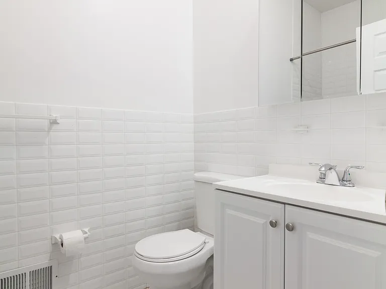 136 Grace St #1 — Photo 6