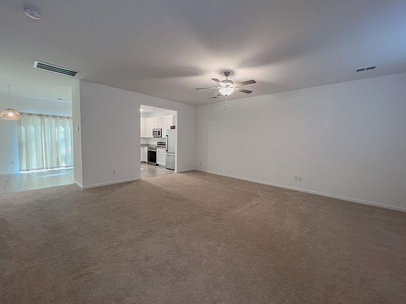 3rd image of 186 Spencer Cir #32