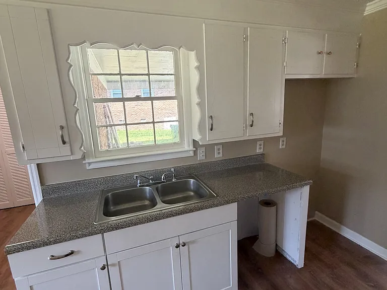 3208 Downes Grove Rd — Photo 4