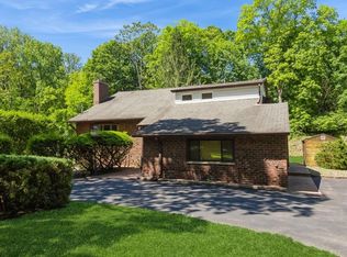 3 Brookland Farms Rd, Poughkeepsie, NY 12601