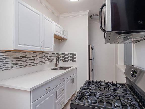 5th image of 238 S Mariposa Ave #F0e7d58f9