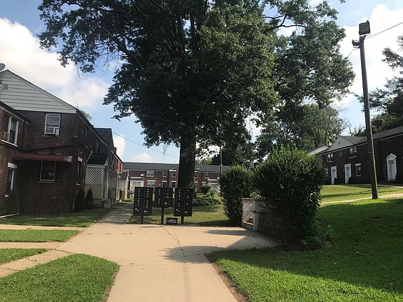 3rd image of 471 Tremont Ave APT 21