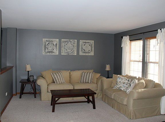 3rd image of 685 Winston Dr
