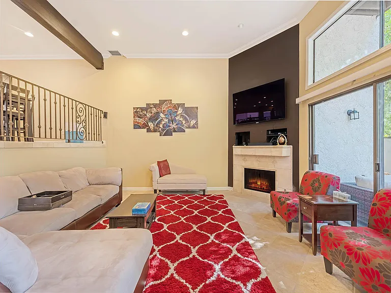 5800 Owensmouth Ave #7 — Photo 27
