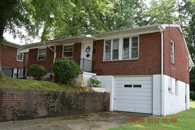 1st image of 205 Ruskin St