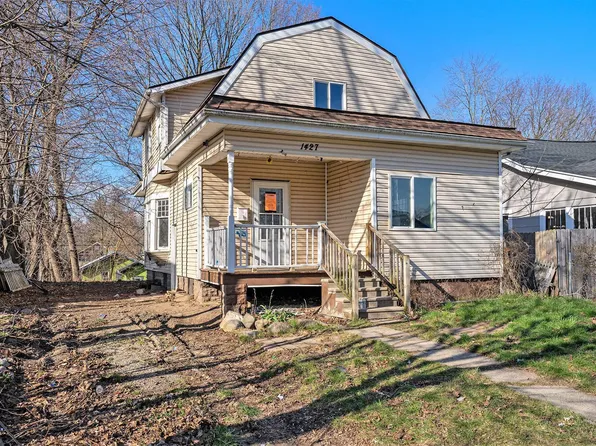 1427 Lane Blvd, Kalamazoo, MI 49001
