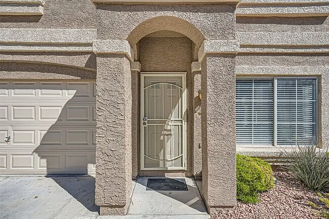 4 bed, 1621 sqft, $2,425 — Photo 3