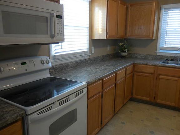 5th image of 600 W 85th St