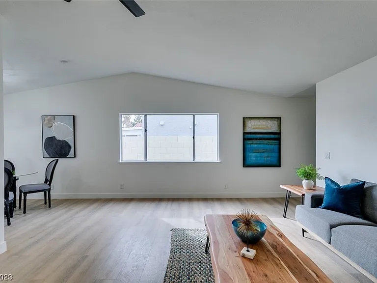 598 Jackson Dr — Photo 25