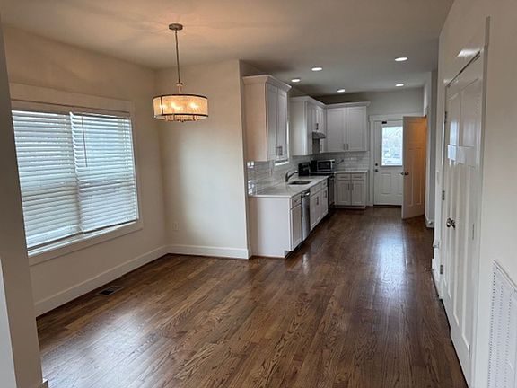 4th image of 1107 Leland Ave
