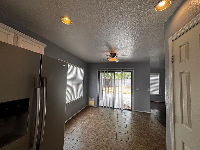 1292 E Clifton Ave — Photo 8