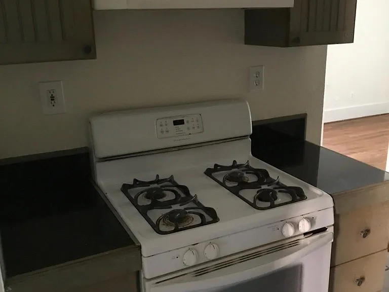 4604 Gaston Ave — Photo 5