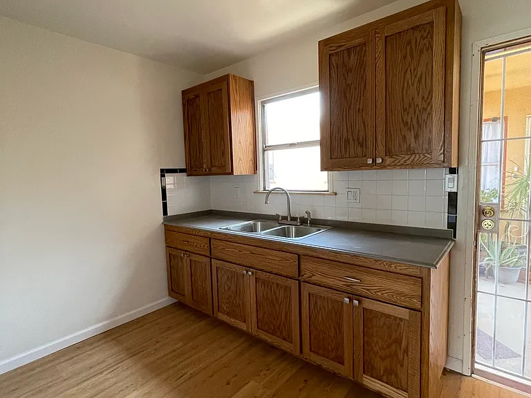 1500 W Alameda Ave — Photo 6