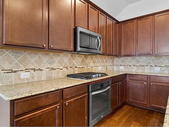 2nd image of 1304 Caney Creek Ln