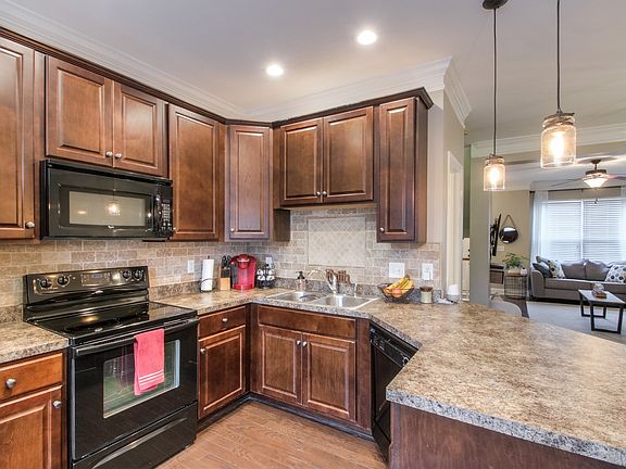 5th image of 4811 Bevendean Dr