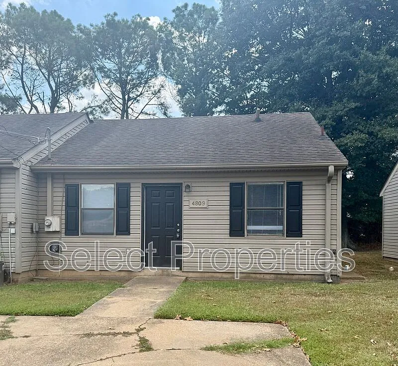 3 bed, 1.0 bath, 800 sqft, $950 — Photo 1