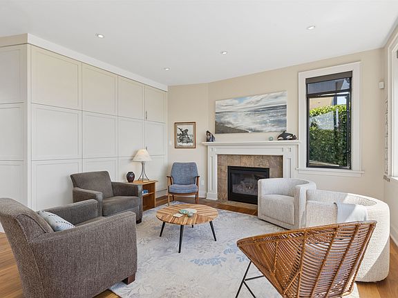 5th image of 2621 Bellevue Ave
