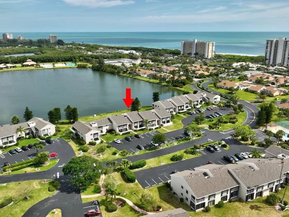 3210 S Lakeview Circle #3-204, Hutchinson Island, FL 34949