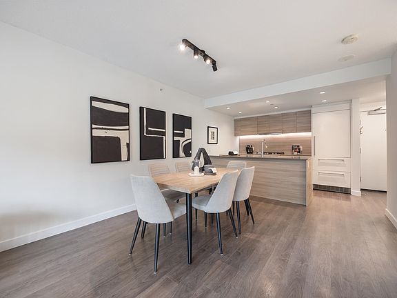 5th image of 988 Quayside Dr #Townhouse 2