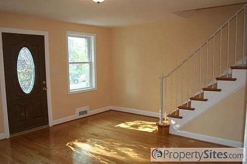 2nd image of 410 Oakwood St SE