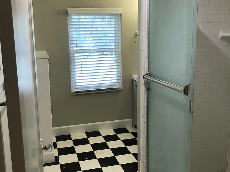 150 N Berkeley Ave #B — Photo 17