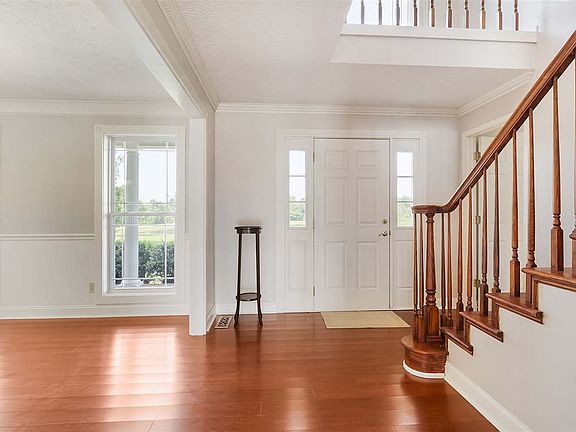4th image of 677 Waynick Rd