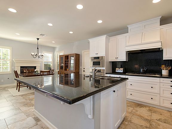 5th image of 8368 Kern Cres