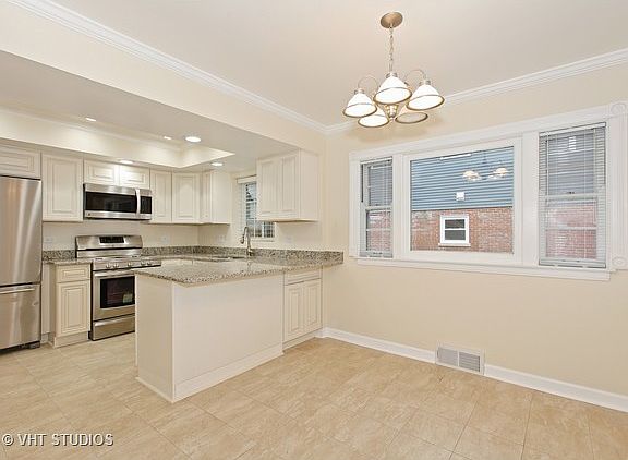 5th image of 1506 Blanchan Ave
