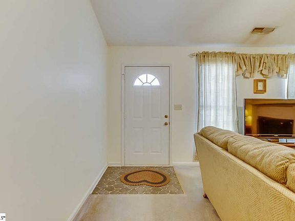 3rd image of 2 E Long Creek Ct